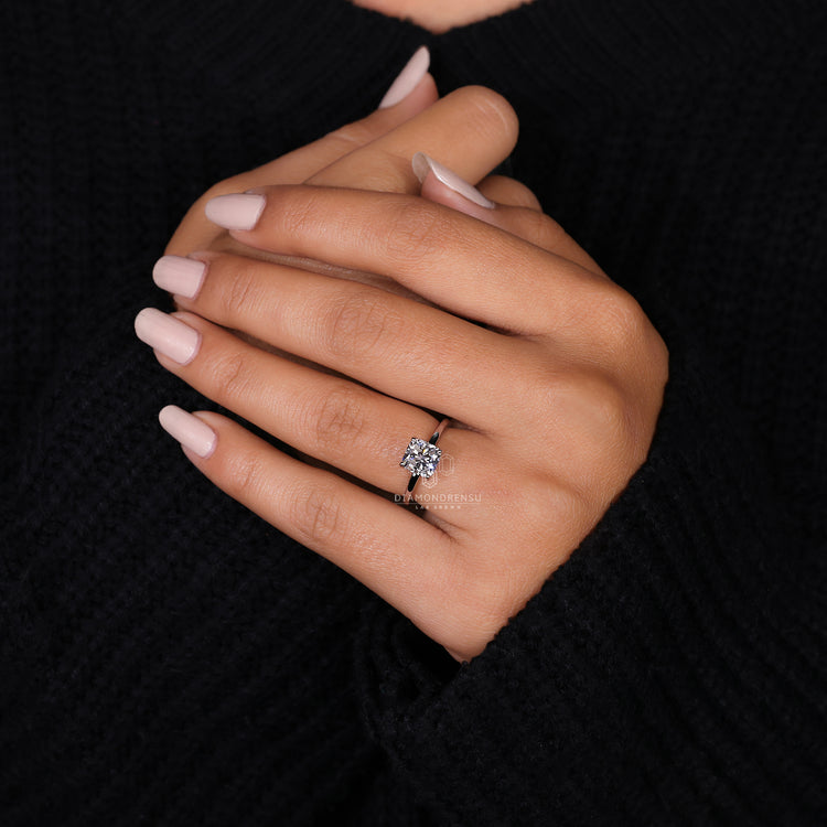 Lab Grown Diamond in solitaire engagement ring.
