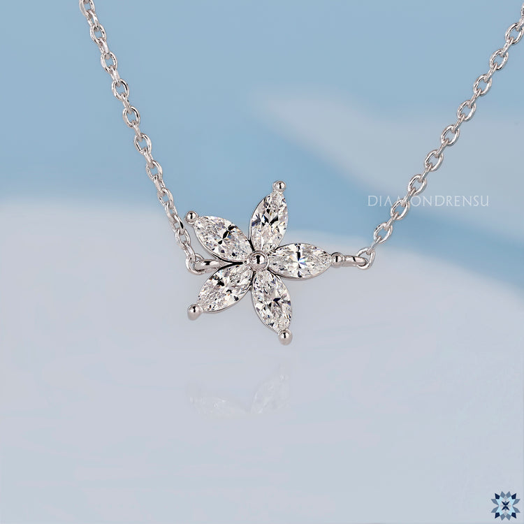 Delicate Flower Design Chain Bracelet