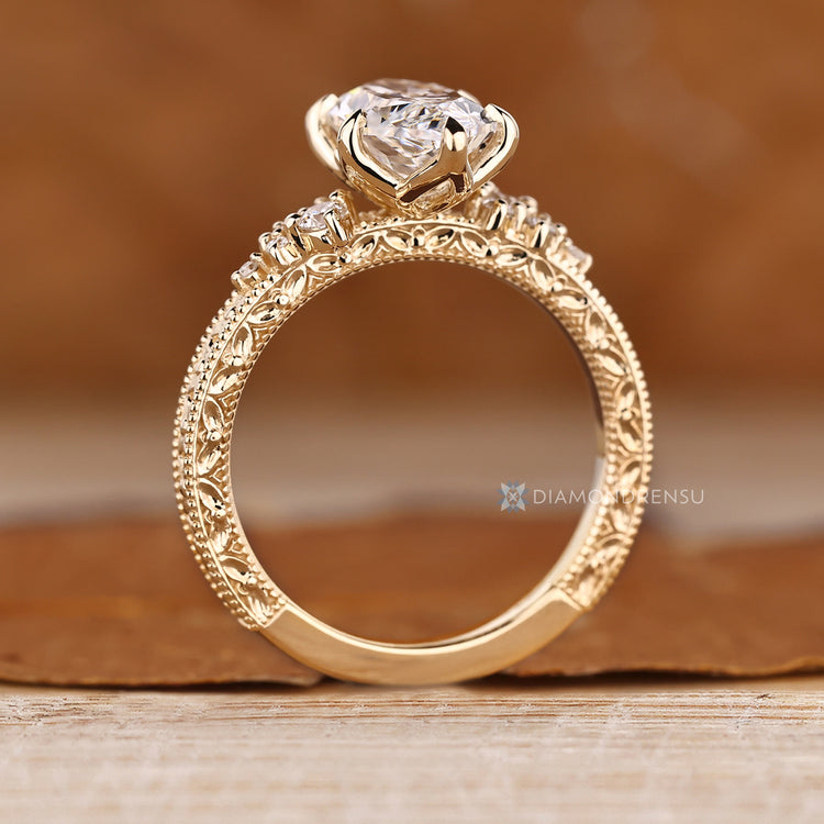 IGI certified Dutch marquise ring Art Deco design.