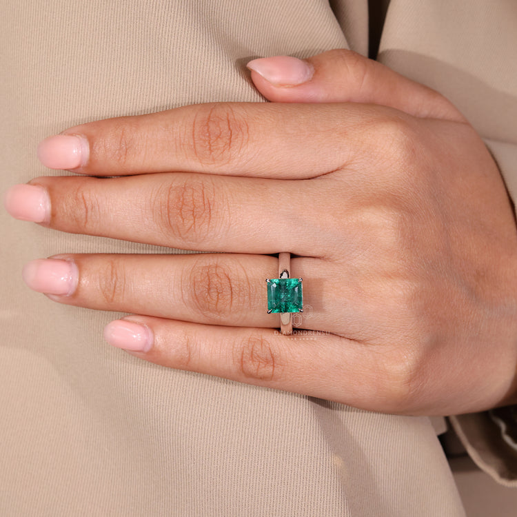 Diamondrensu AU Asscher emerald ring solitaire style.
