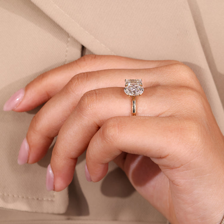 Toi et moi ring IGI certified two stone style.
