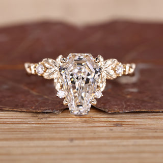 Coffin cut diamond ring five stone nature style.
