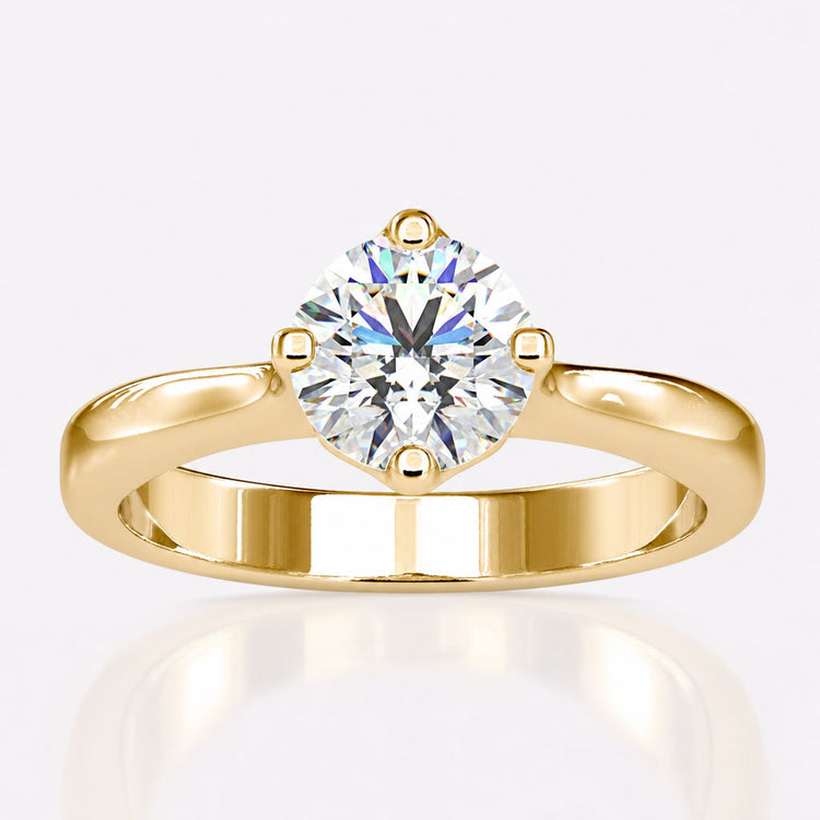 Round Cut Diamond Engagement Ring With Classic Style