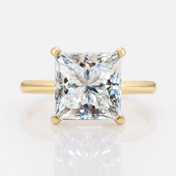 Eye-catching 2.51 CT Princess Cut Colorless Moissanite Solitaire Ring