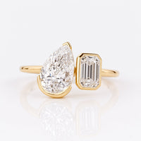 Pear And Emerald Lab-Grown Diamond Toi et Moi Ring