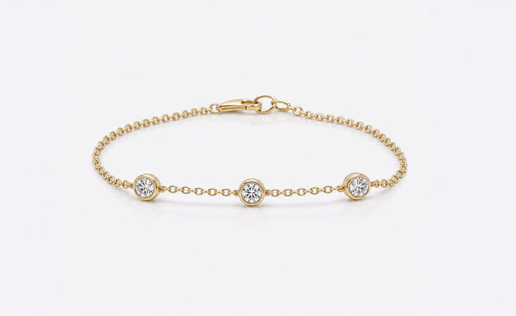 Lab grown diamond tennis bracelet with round brilliant cut diamonds in solid gold