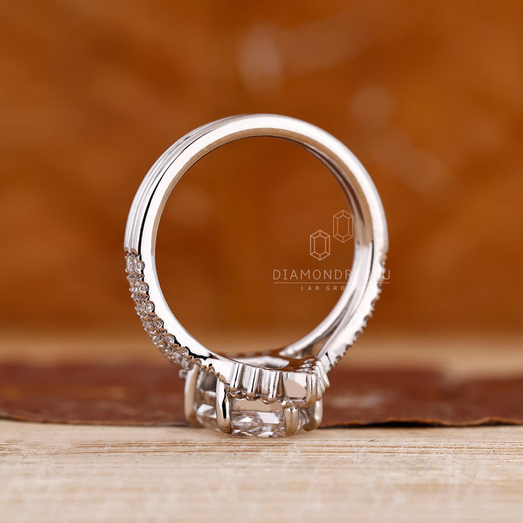 IGI certified hexagon diamond ring curved band.
