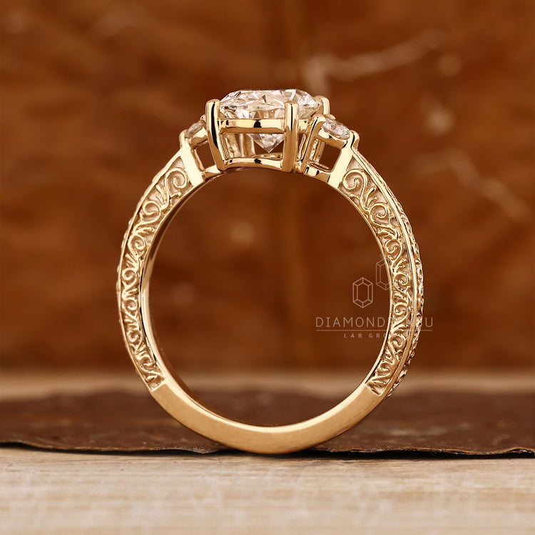 IGI certified oval diamond ring tapered shank set.
