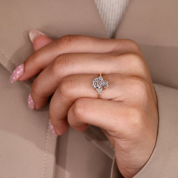 Coffin cut diamond ring IGI certified setting.