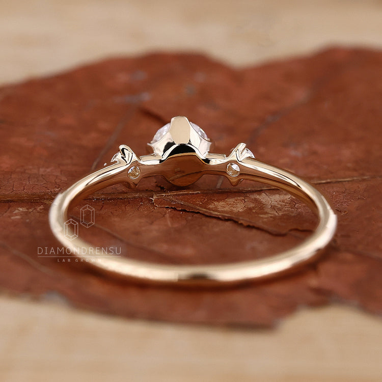 IGI certified round diamond ring compass prong set.
