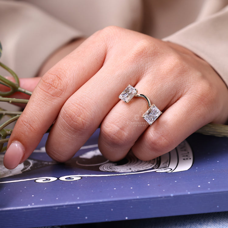 IGI certified lab grown diamond two stone curved ring.
