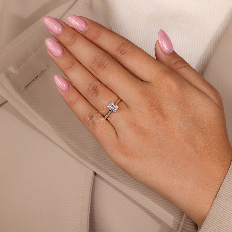 Diamondrensu AU ring made as emerald cut solitaire ring.
