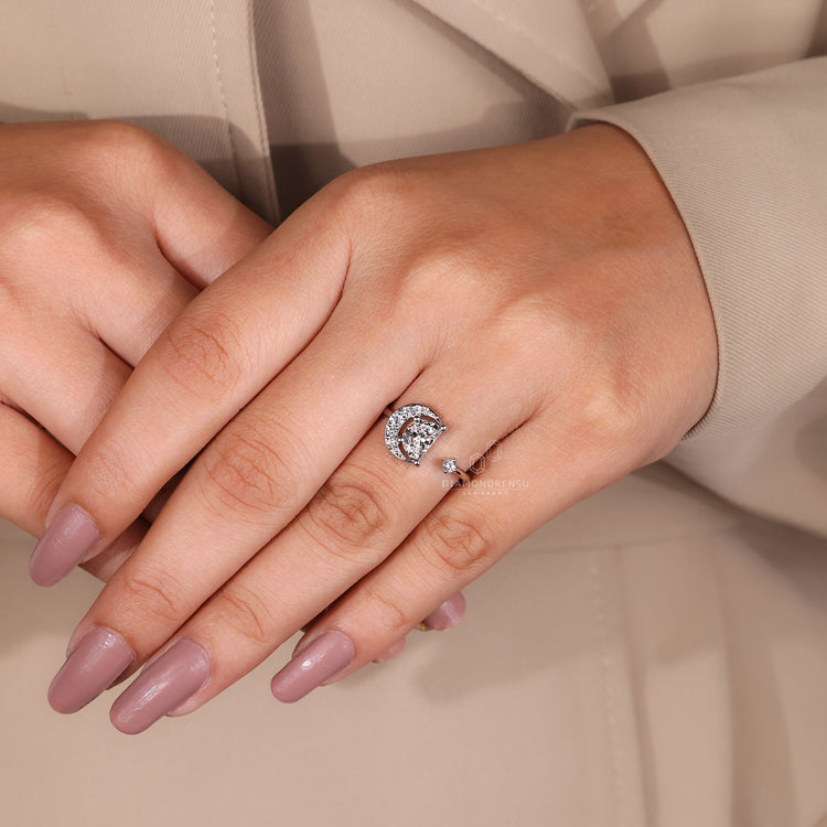 Buy Engagement ring in open gap ring design.
