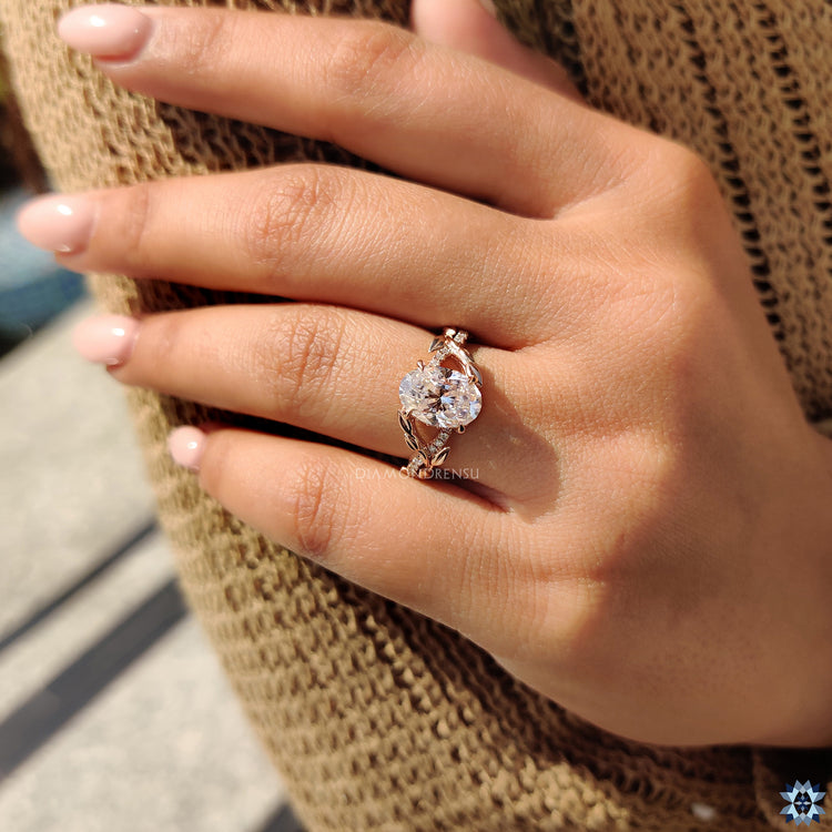 Custom moissanite ring fits with Diamondrensu AU ring collection.
