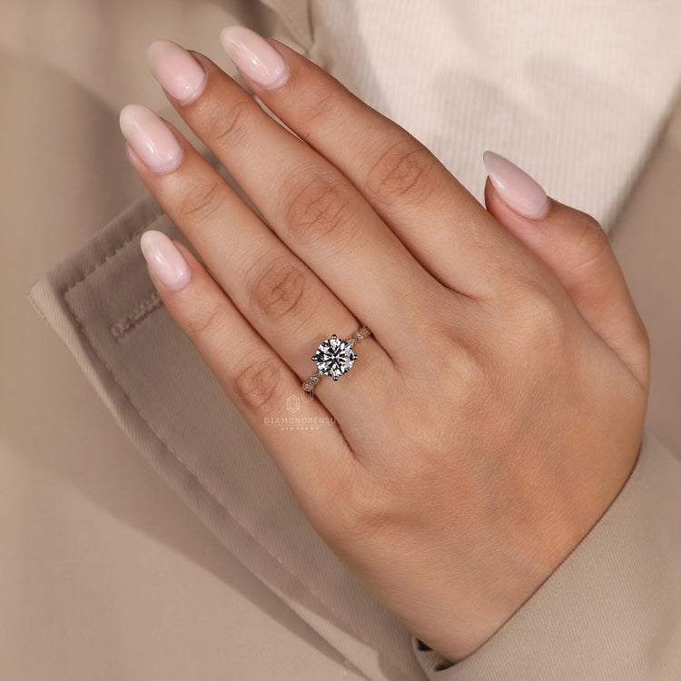 Handmade round diamond ring by Diamondrensu AU.
