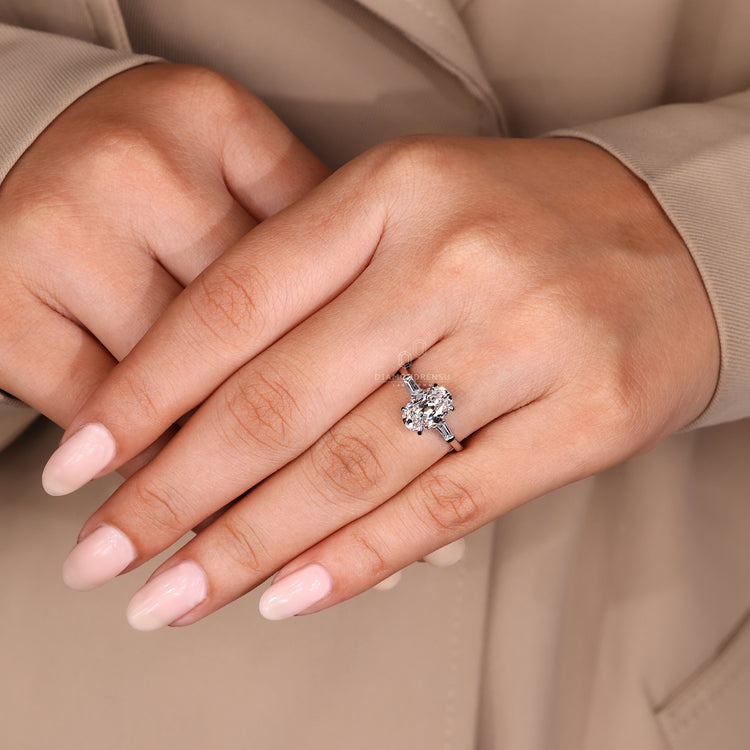 IGI certified ring has oval old European cut ring.

