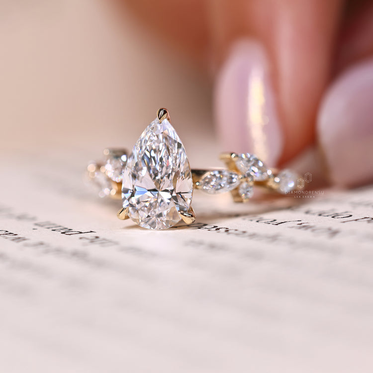 Cluster engagement ring fits yellow gold diamond ring.
