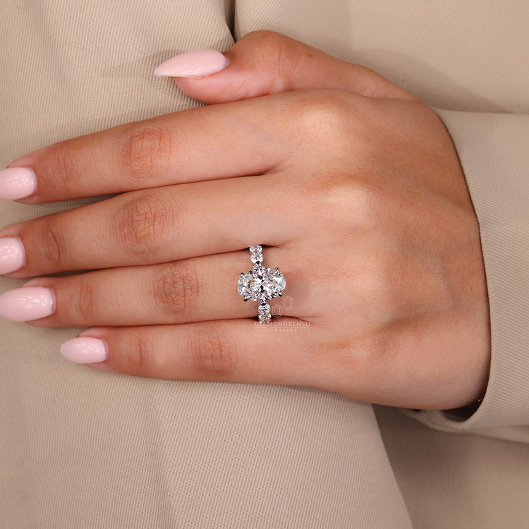 Customise ring with white gold diamond ring.
