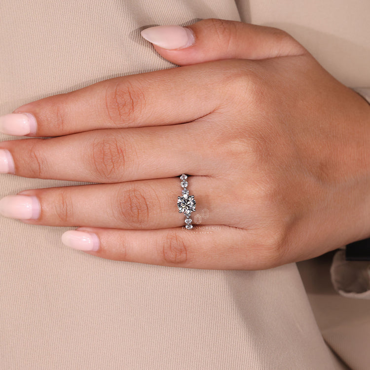 IGI certified ring with shared prong setting.
