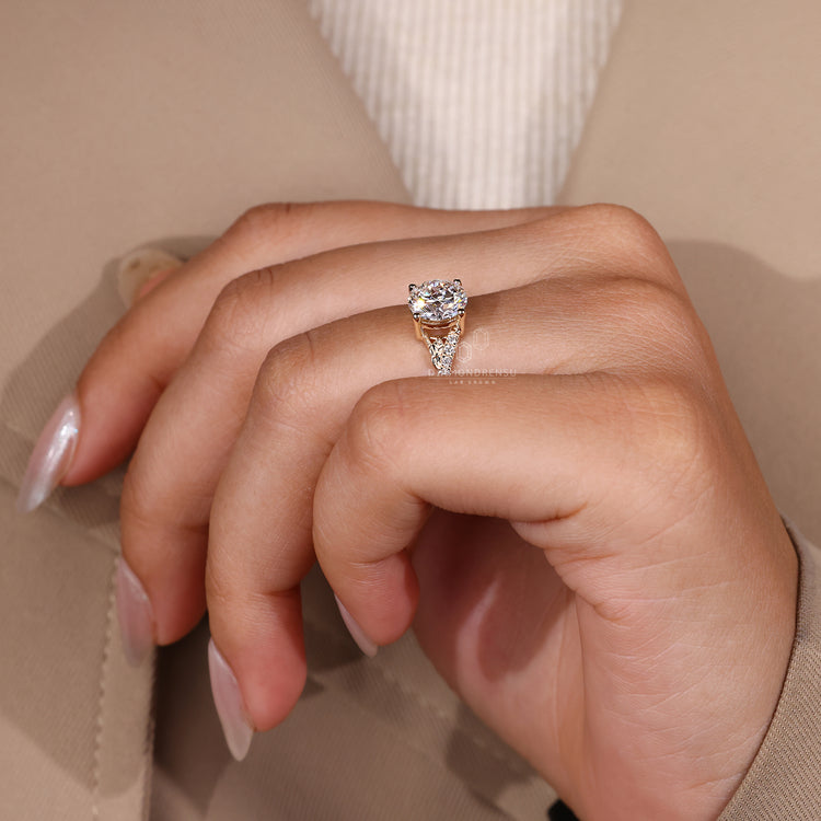 Buy Diamond Ring in twisted pave and yellow gold style.
