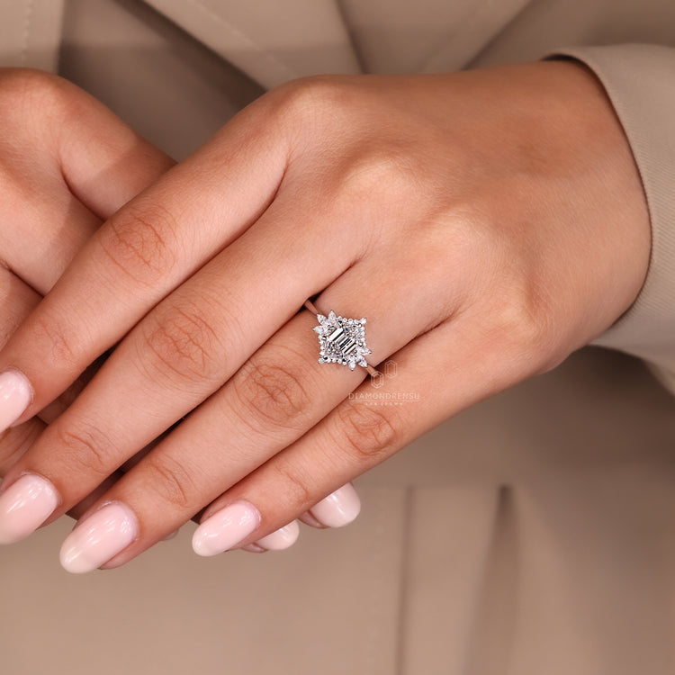 Diamondrensu AU engagement ring is IGI certified.
