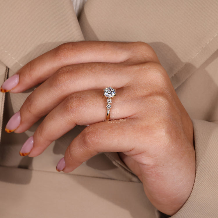Buy Engagement ring with round diamond style.
