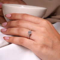 Round diamond engagement ring made in handmade ring.
