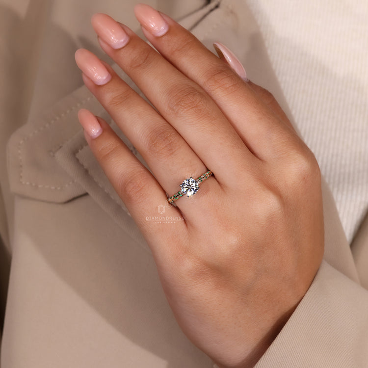 Buy double side diamond ring with IGI certified stones.
