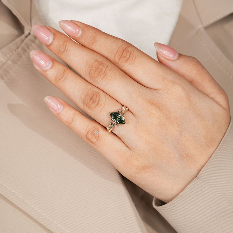 Nature inspired Dutch marquise diamond ring.