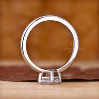 Buy Engagement ring as a simple ring design.
