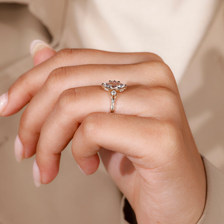 Customise ring using round cut side stone.
