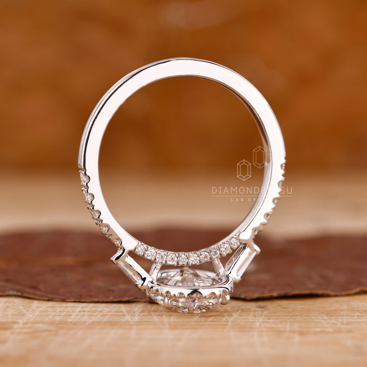 Buy Engagement ring in white gold engagement ring style.
