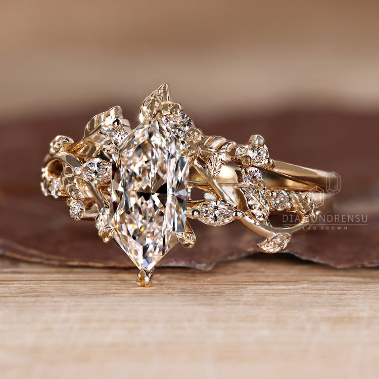 Nature inspired Dutch marquise bridal ring set