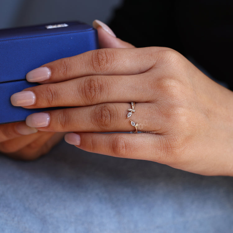 Nature inspired wedding band marquise diamonds set.