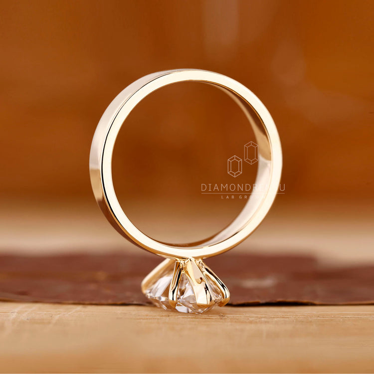 IGI certified handmade marquise diamond ring.
