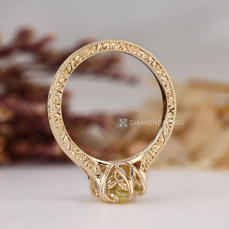 Diamondrensu AU Dutch marquise diamond ring.