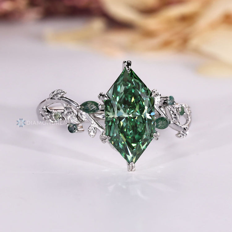 Leaf prong marquise diamond ring handcrafted by Diamondrensu AU.
