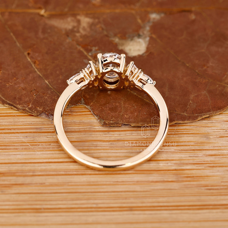 IGI certified oval diamond ring tapered shank style.
