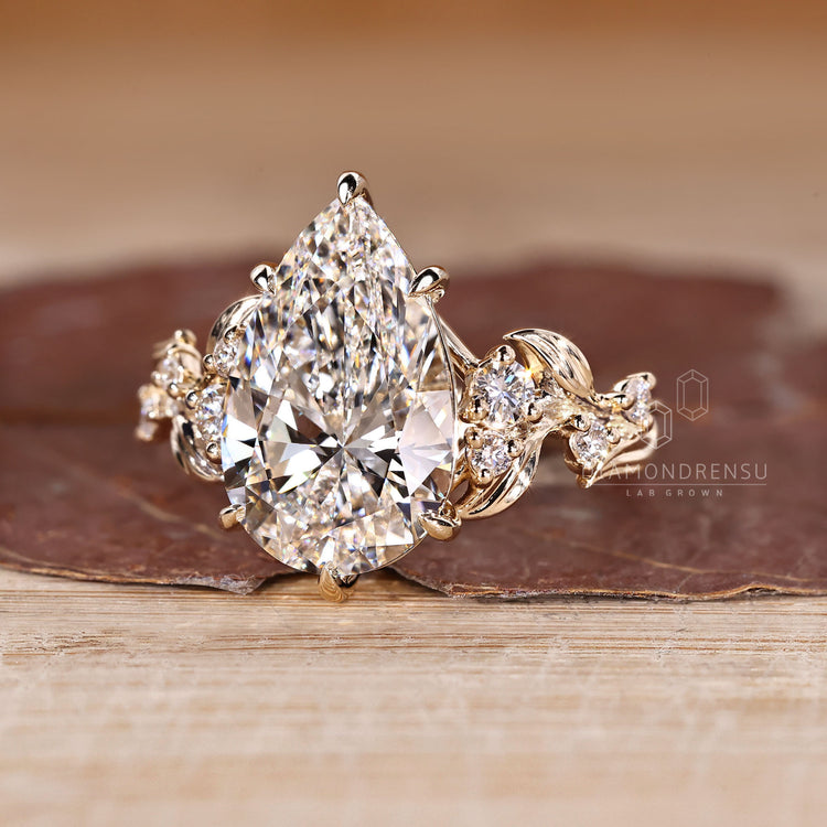 Pear Cut Diamond Engagement Ring six claw prong.
