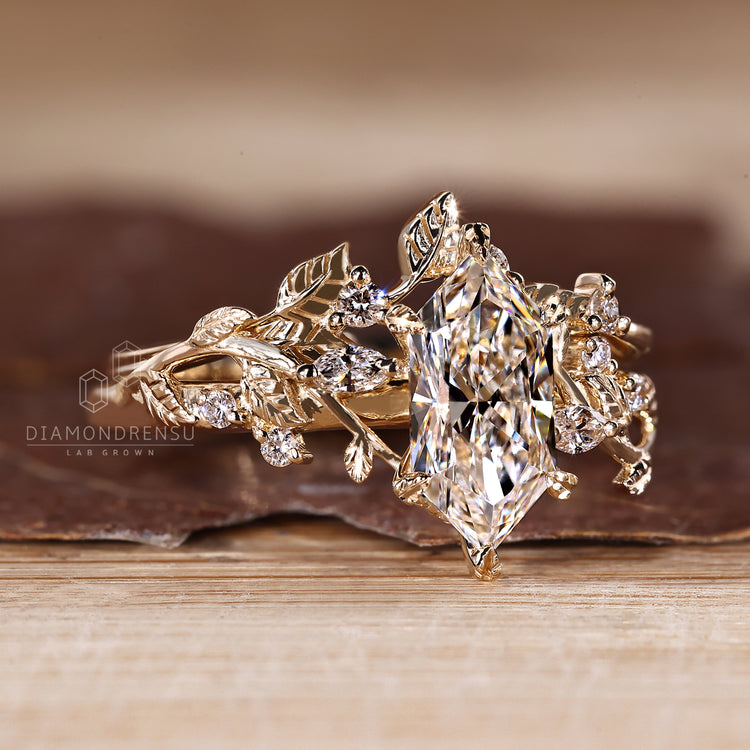 Dutch marquise bridal set with curved band
