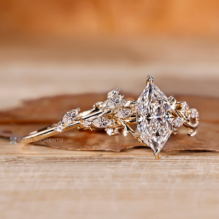 Dutch marquise bridal set with round diamond band.