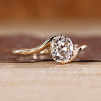 Diamondrensu AU handmade solitaire diamond ring.