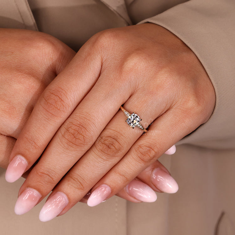 Diamondrensu AU Cushion Old European Cut engagement ring.
