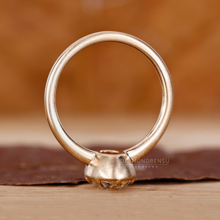 IGI certified handmade oval cut diamond ring.
