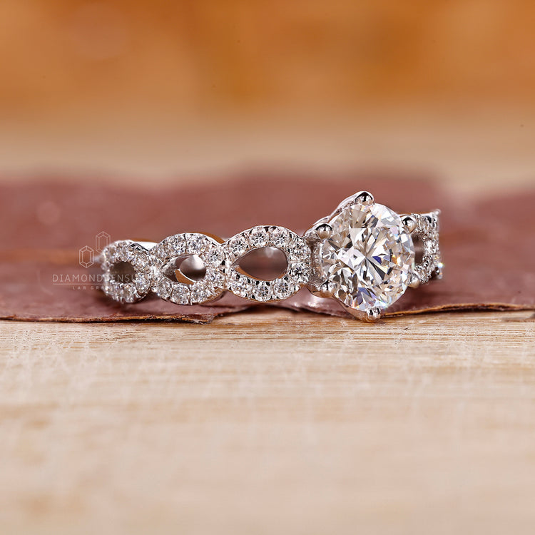 Buy engagement ring with twisted pave ring.
