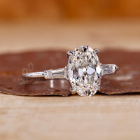 Buy Engagement ring in white gold engagement ring.

