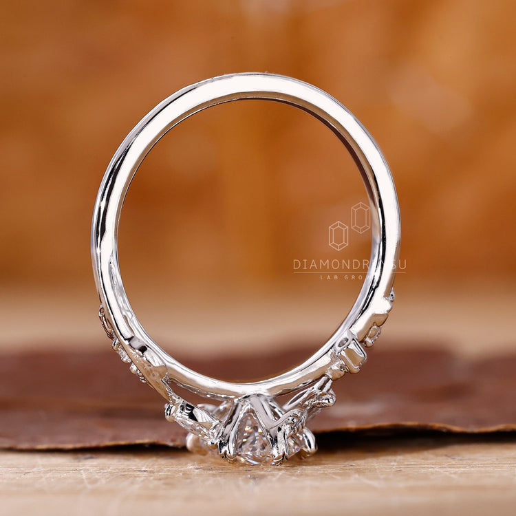 Buy Engagement ring with white gold diamond ring.
