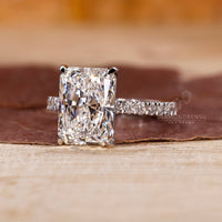 Pave setting used in white gold engagement ring.
