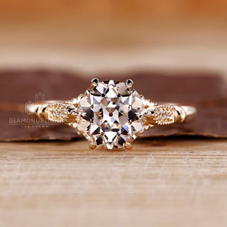 Vintage Engagement Ring with old European cut diamond in yellow gold.
