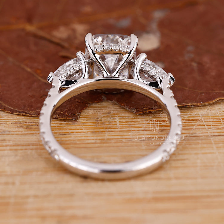 Lab Grown Diamond set in white gold engagement ring.
